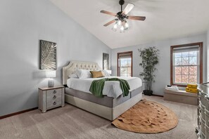 Room - Oasis on Gala - Pool & Hot Tub (Appleton)