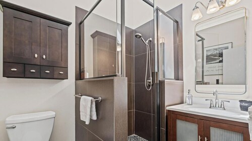 Steps to SoCo, Mins to Zilker | Quiet Pet-Friendly Casita w Grill + Workspace