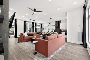 TV, fireplace - Lux Home - 8 Beds | 3.5 Bath | Firepit Sleeps 12! (Nashville)