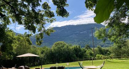 La Bastide de Combe Laval â Piscine, dĂ©pendance & grand domaine