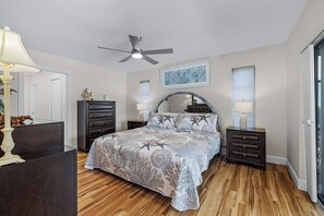 Room - Pink Flamingo Pool House-Luxury Tropical Escape (Cape Coral)