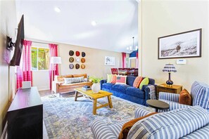 TV, table football, offices - Cowboy Ridge • 4BR Spacious Retreat • Sleeps 13 (San Antonio)
