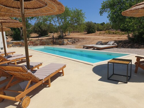 UMA CASA RURAL is a true Algarvian village with independent Suite