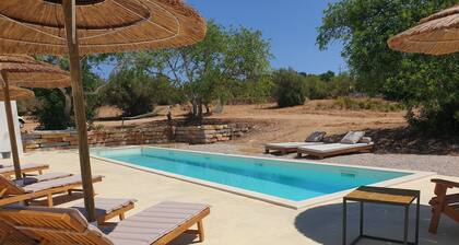 UMA CASA RURAL is a true Algarvian village with independent Suite