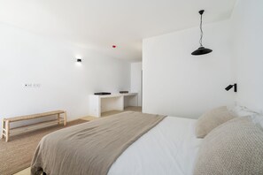 Room - UMA CASA RURAL is a true Algarvian village with independent Suite (Faro)