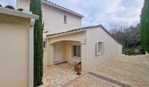 Exterior - Villa 10 pers private pool near Cannes (Les Adrets-de-l'Estérel)