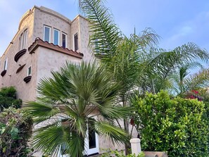 Exterior - South Mission Sand & Surf Retreat with AC & 3 Car Garage! (San Diego)