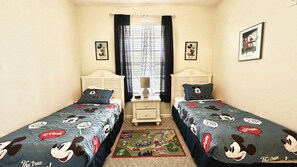2 bedrooms, iron/ironing board, WiFi, bed sheets - Windsor Palms Condo - Resort Pool, Hot Tub- Near Disney (Kissimmee)