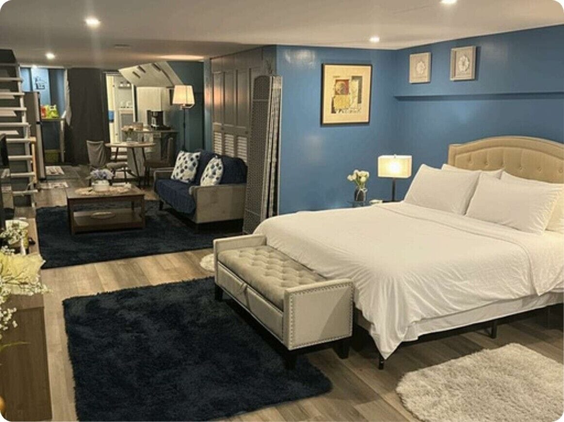1 quarto, cofres nos quartos, escrivaninha