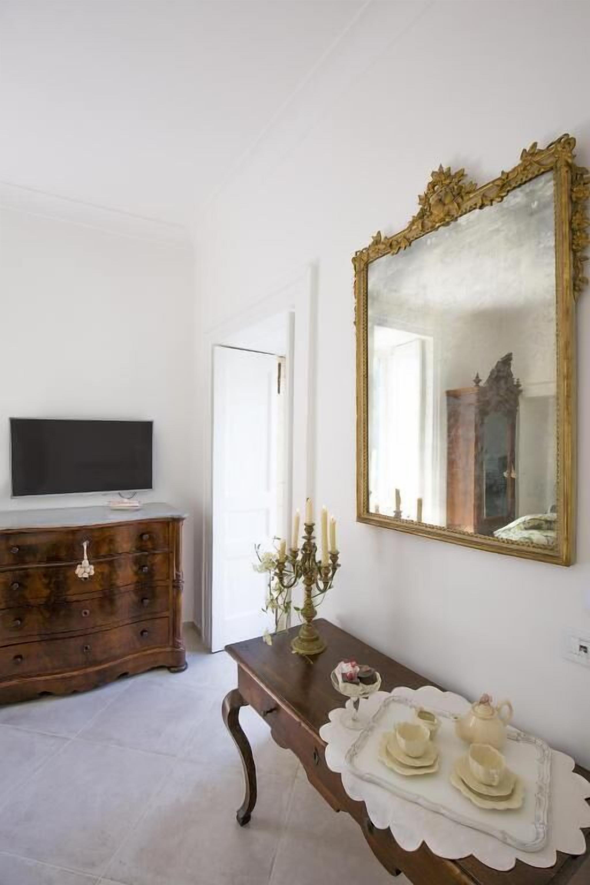 Superior Triple Room, Balcony, Garden View | Interior