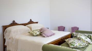 Superior driepersoonskamer, balkon, uitzicht op tuin