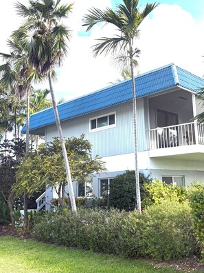 Exterior - Adorable 1 bedroom apartment on canal beach access in vibrant Islamorada (Islamorada)