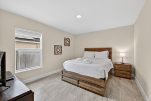 4 habitaciones, escritorio, tabla de planchar con plancha y wifi gratis 