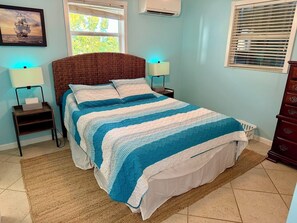 2 bedrooms, free WiFi, bed sheets - Oceanfront 2 bedroom, Pet friendly on Ramrod Key with screened porch and kayaks (Summerland Key)