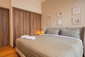 2 bedrooms, iron/ironing board, WiFi, bed sheets - Condesa PH w/ Pool, Gym & Coworking Space (Mexico City)