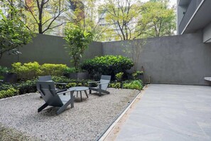 Terrace/patio - Condesa PH w/ Pool, Gym & Coworking Space (Mexico City)