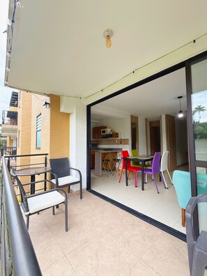 Outdoor dining - Comfortable apartment with air conditioning and fully furnished in La Tebaida (La Tebaida)