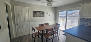 Dining - Amazing 5-bedroom house with huge deck on corner lot (Warren)