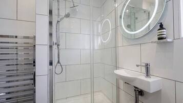 Apartment, 1 Bedroom | Bathroom