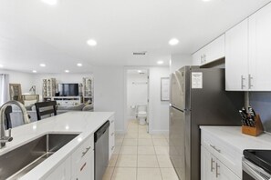 Fridge, microwave, oven, stovetop - 2 bedroom Stunner with Pool Just Steps to the Sand (Indian Shores)