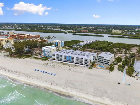 Beach nearby - Holiday Villas 2 Unit 206 (Indian Shores)