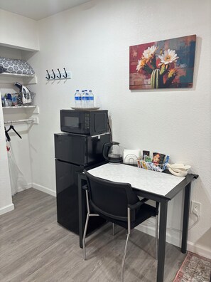 Interior - A Cozy One-Person Studio (Mesa)