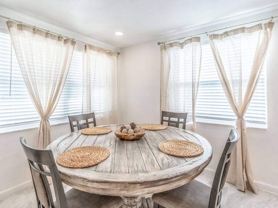 Departamento, patio, vista al jardín | Restaurantes