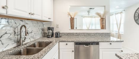 Appartement, patio, vue sur le jardin | Cuisine privée