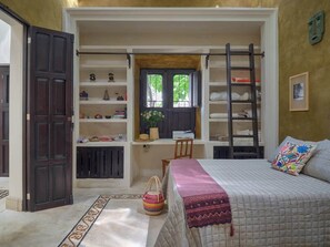 3 bedrooms, iron/ironing board, WiFi, bed sheets - Casa Isabela Amazing Architecture in Merida Centro (Mérida)