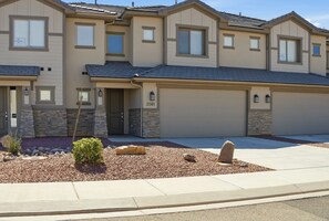 Exterior - Family Escape Near Zion, Pool, Private Hot Tub/Patio (Hurricane)