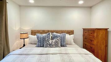 1 chambre, fer et planche à repasser, Wi-Fi gratuit, draps fournis