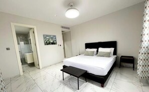 3 chambres, fer et planche à repasser, Wi-Fi, draps fournis