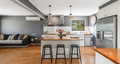 Stylish Cottage Near Hospital Precinct!
