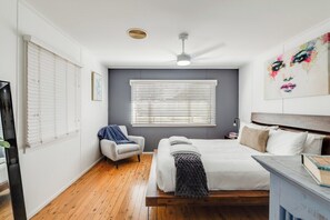 Room - Stylish Cottage Near Hospital Precinct! (Rockville)