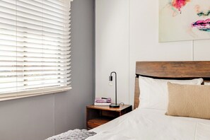 3 bedrooms, Internet, bed sheets - Stylish Cottage Near Hospital Precinct! (Rockville)