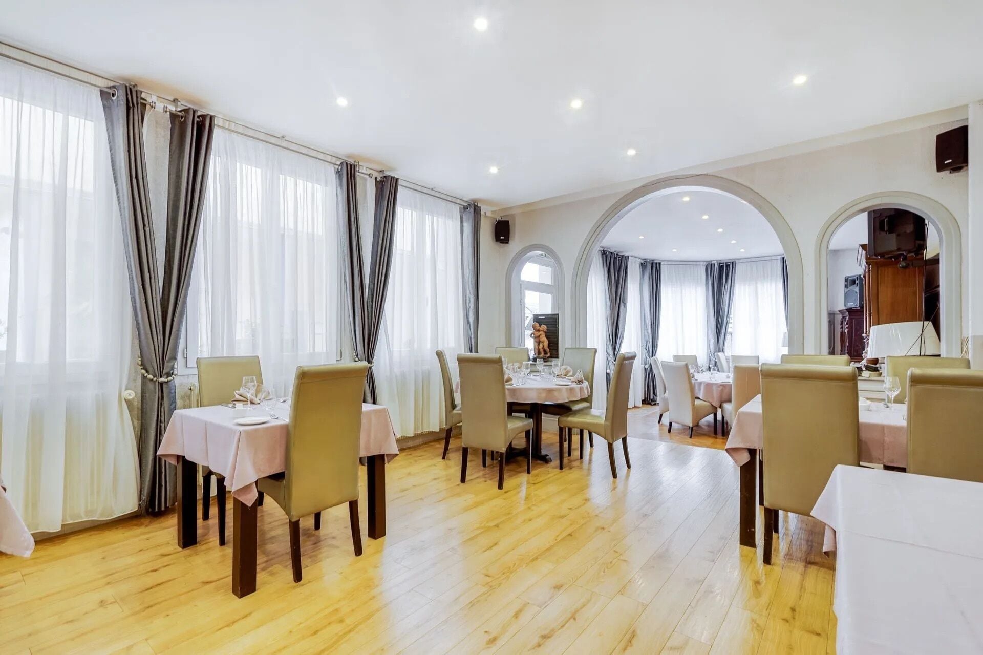 Classic Double Room | Dining