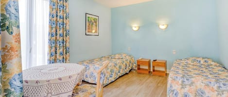 Habitación clásica con 2 camas individuales | Wifi gratis