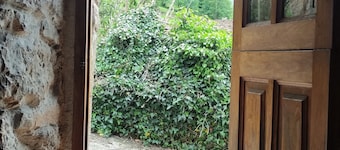 Casa La Parra, Asturian tradition and wild environment.