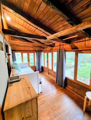 2 bedrooms, WiFi, bed sheets - Casa La Parra, Asturian tradition and wild environment. (Pigüeña)