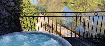 A Lot Of Cahors - The Honeymoon Suite