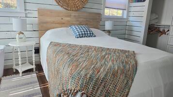 1 bedroom, internet, bed sheets