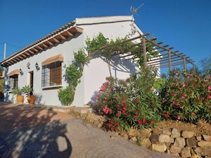 Exterior - Quiet rural house with swimming pool, barbecue, children's playground and panoramic views. (Casabermeja)