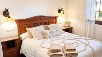 6 habitaciones, tabla de planchar con plancha, wifi y ropa de cama