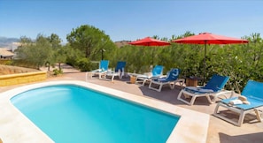 Pool - Quiet rural house with swimming pool, barbecue, children's playground and panoramic views. (Casabermeja)