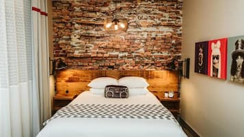 Classic Room, 1 Queen Bed | Premium bedding, pillow-top beds, minibar, individually decorated