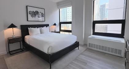 Studio Stay | Queen Bed | Court Square