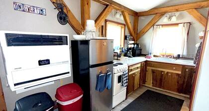 500 ft from the Salmon River!