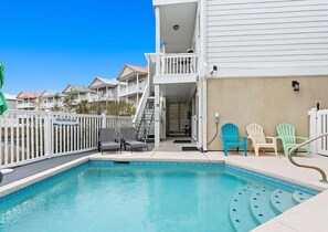 Pool - 5 BR WaterFront Pool/Hottub/Elevator Sleeps 16 (North Myrtle Beach)