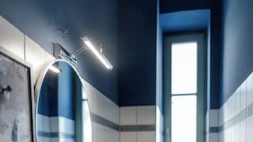 Comfort-lejlighed - 3 soveværelser | Badeværelse | Bruser, brusehoved med spredningseffekt, gratis toiletartikler