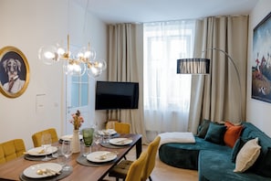 Comfort Apartment, 3 Bedrooms | In-room dining - Lumen Homes Heritage Boutique Apartments (Munich)